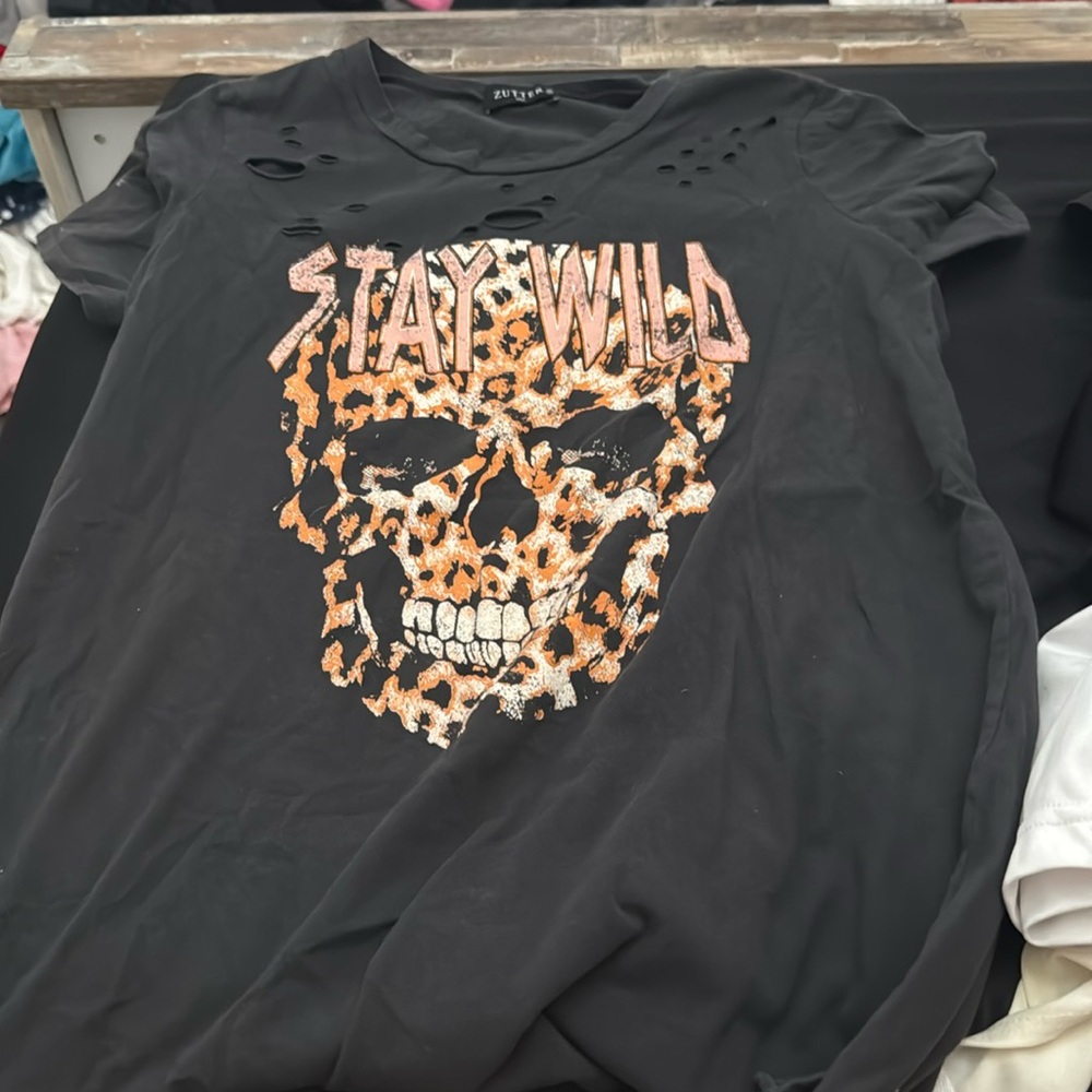 graphic t